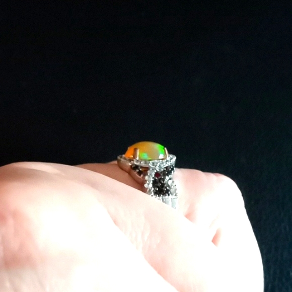 ETHIOPIAN WELO OPAL, MULTI GEMSTONE RING - Picture 4 of 10